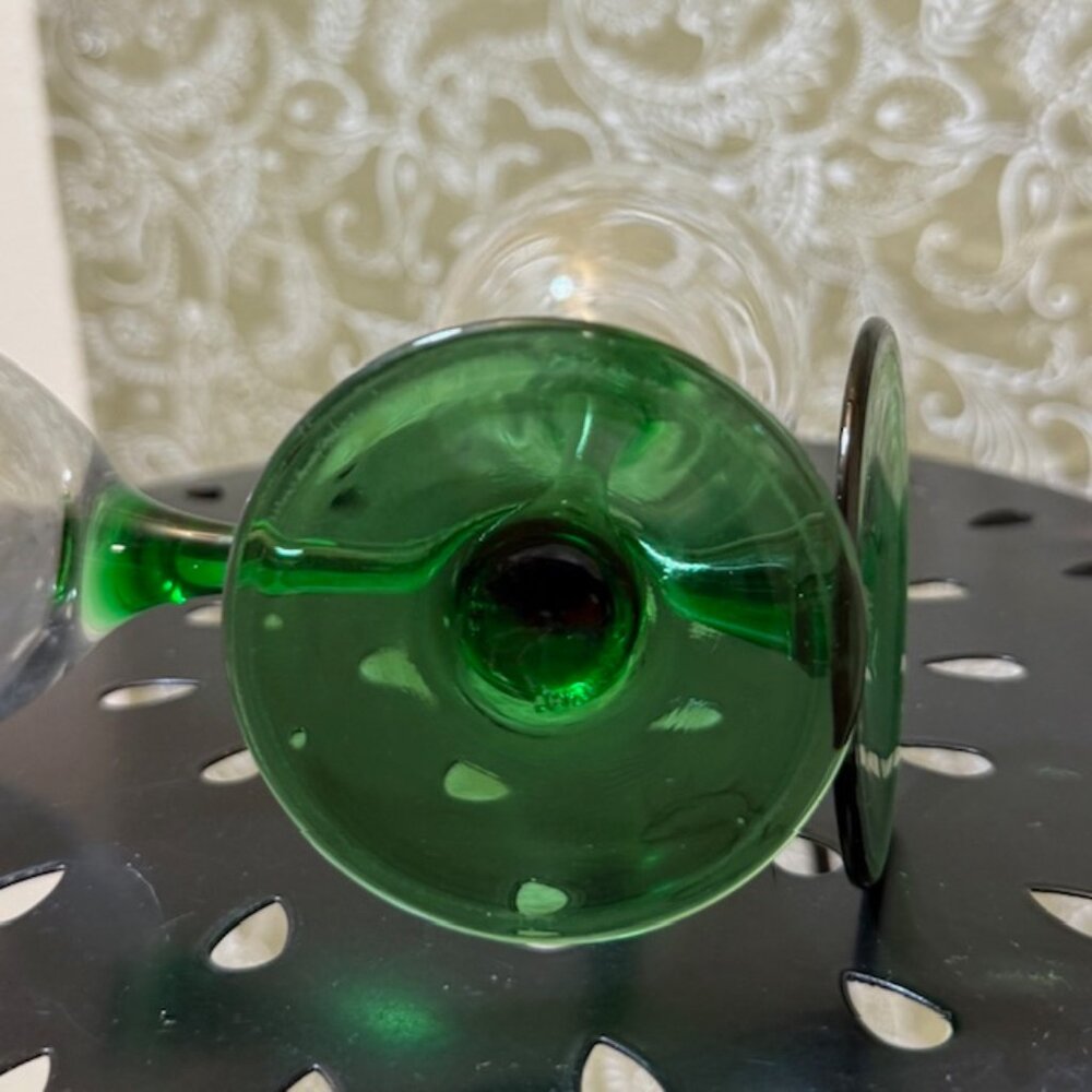 Vintage Luminarc Made in France Green Stemmed Wine Glasses pair 6 oz, pour - Picture 8 of 11